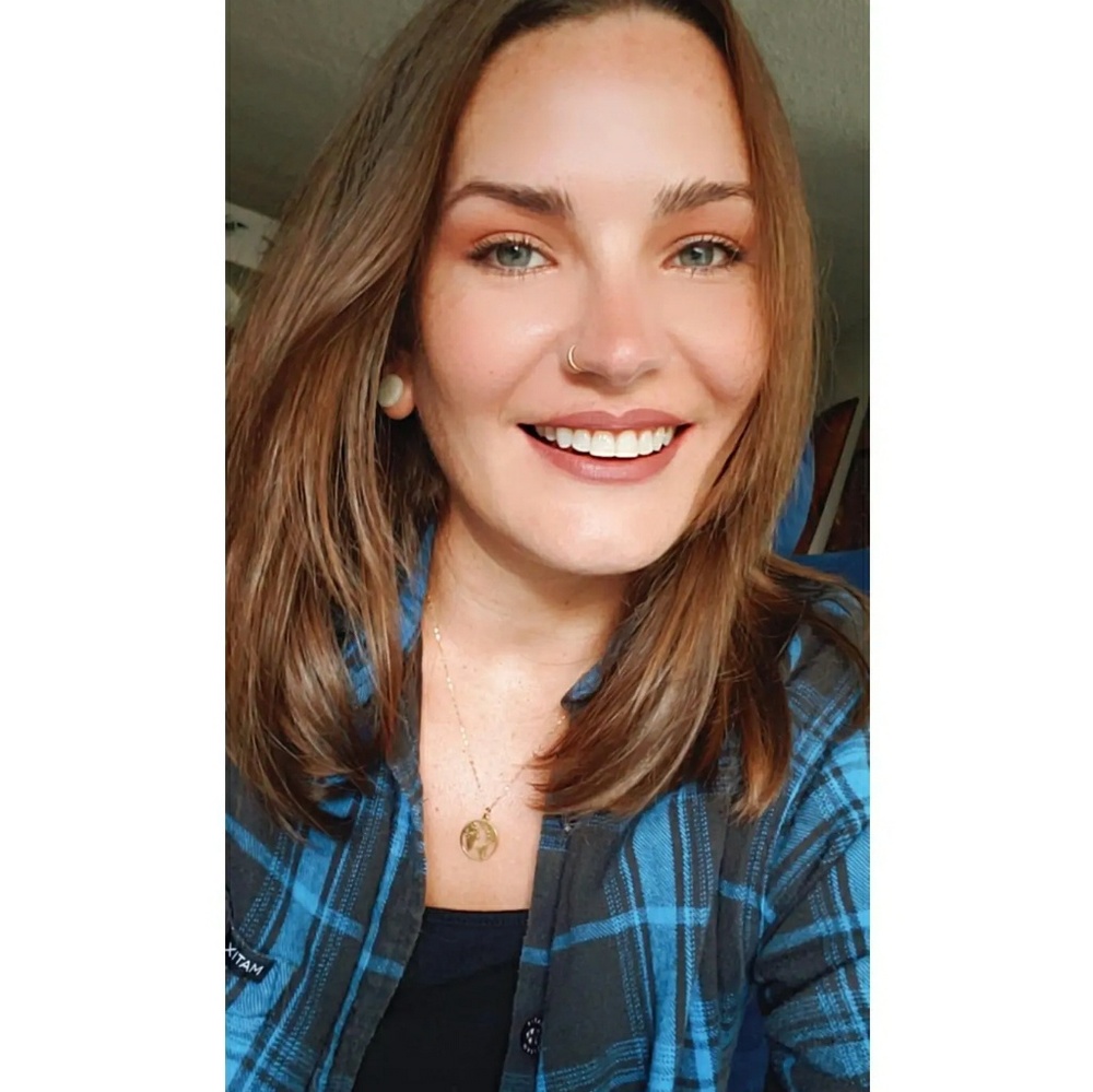 Meet your Posher, Fay